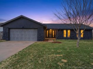 411 Overholt Dr, Sand Springs, OK 74063