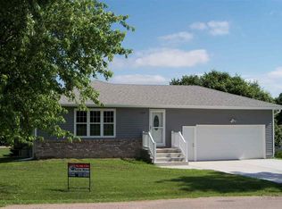 140 Hillside Dr, Hadar, NE 68701
