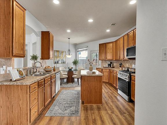 3rd image of 9915 Valance Way