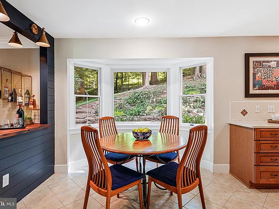 3rd image of 6207 Larstan Dr