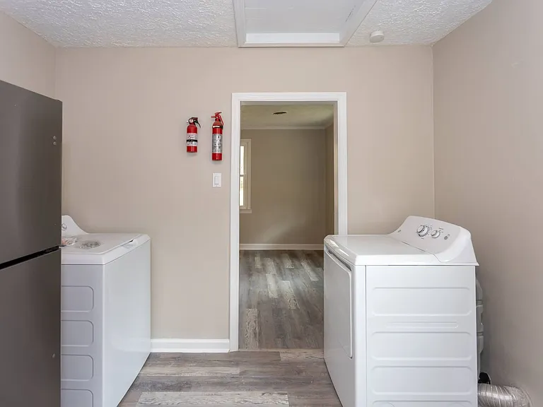 6 Country Squire Ct — Photo 10