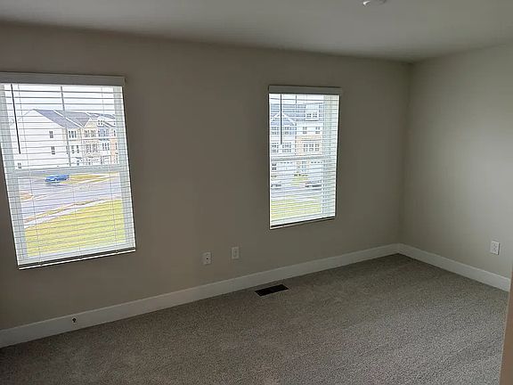 4th image of 29793 Oakwood Ln