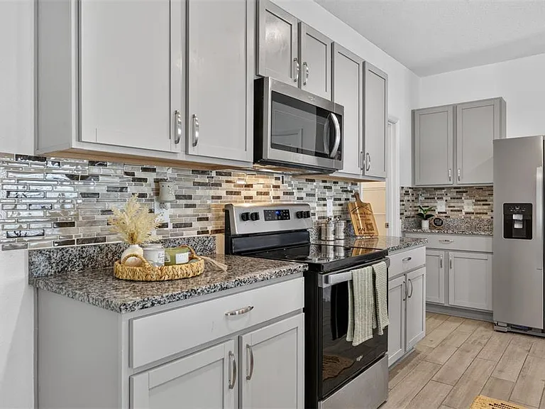 5122 SW 49th Ln — Photo 11