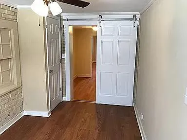 513 Tyler St — Photo 6