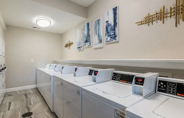 Flintridge Apartment Homes — Photo 24