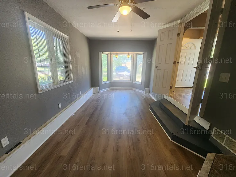 1043 N Dellrose Ave — Photo 4