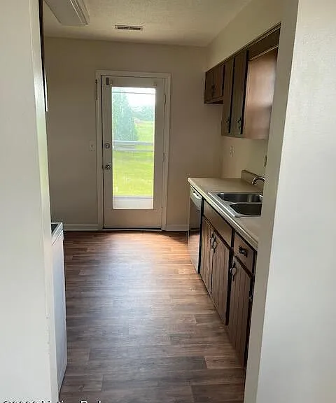 1708B Cliff Ridge Ct — Photo 7