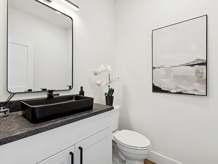 233 Cowboy Dr — Photo 38