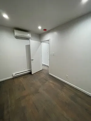 Rented by Douglas Elliman | media 22