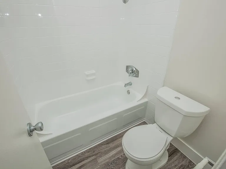 R.C. Briarwood Apartment Homes — Photo 29