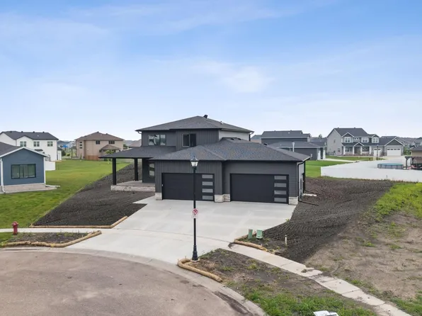 951 50th Ave W, West Fargo, ND 58078