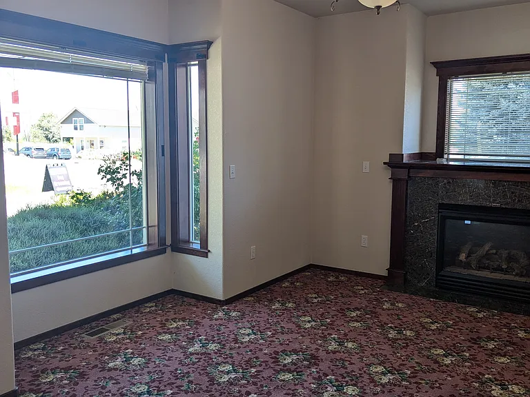 142 S Main St #B — Photo 14