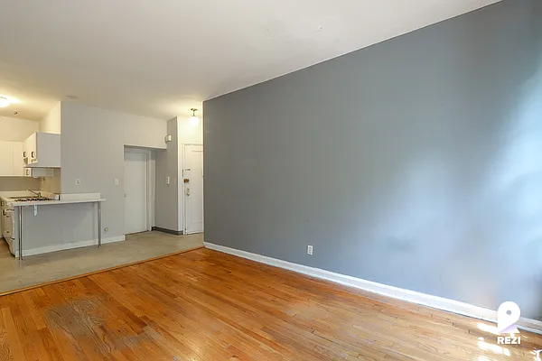 Rented by REZI | media 18