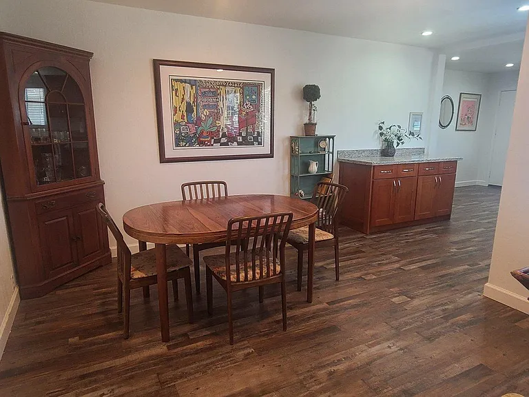 3851 Vineyard Ave — Photo 5