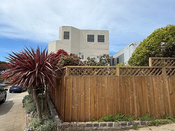 5th image of 500 Miramar Ave
