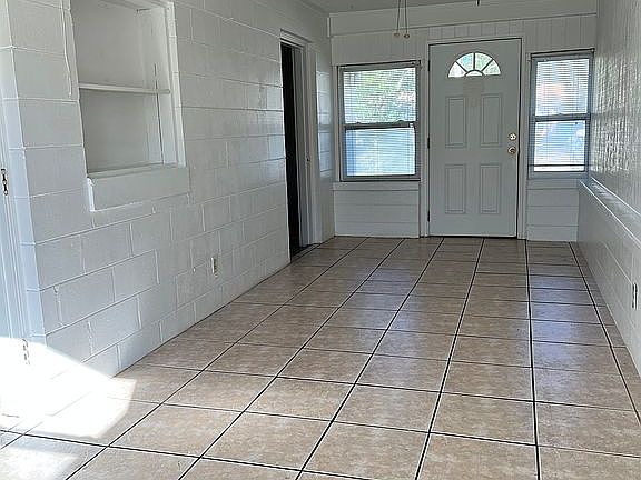 5th image of 180 Dogwood Ave