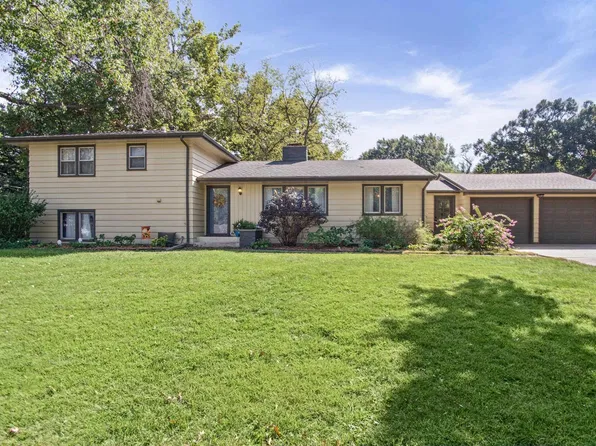 613 W 8th St, Newton, KS 67114