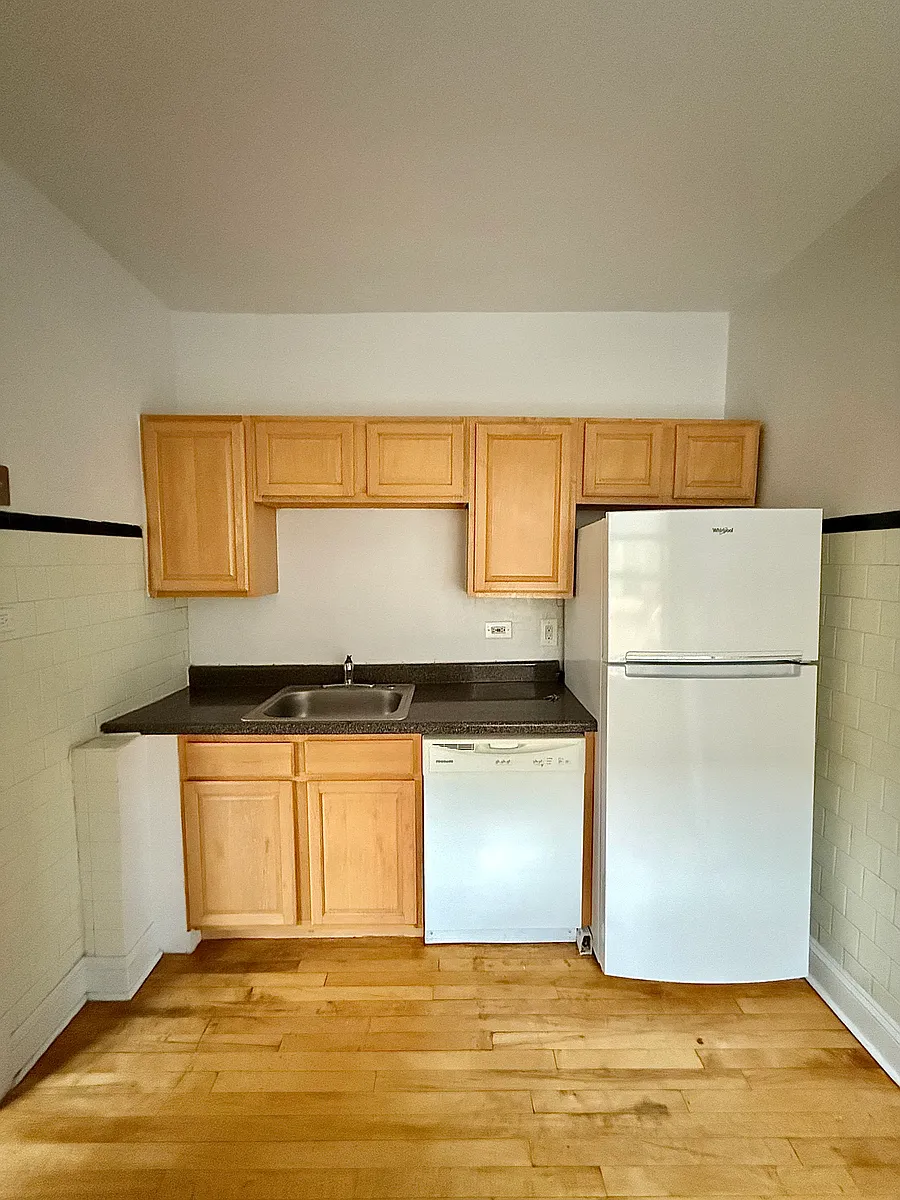 Building Photo - 5618 N Kimball Ave #2C