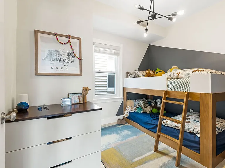 735 E 3rd St #3 — Photo 15