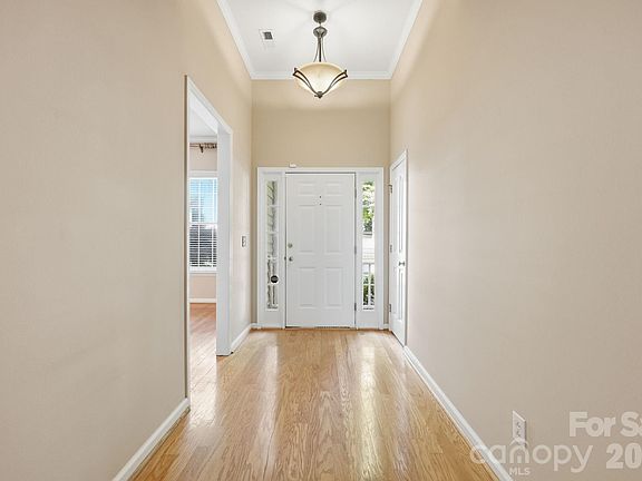 3rd image of 16904 Taft Ct
