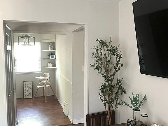 4th image of 26151 Zeman Ave