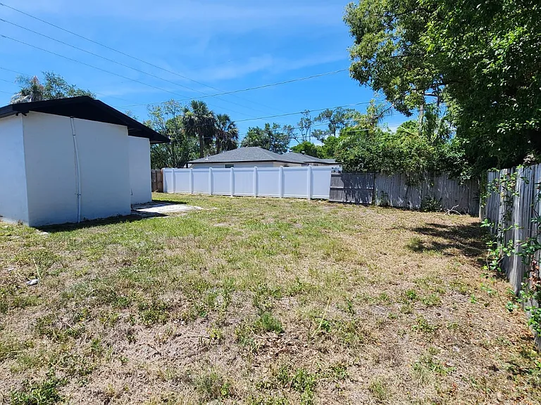 604 Lexington St — Photo 34