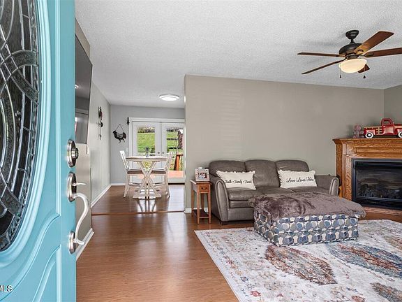 4th image of 109 Valmar Rd
