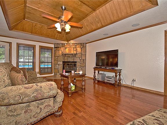 5th image of 1325 NE 21st Pl