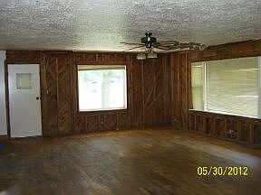 2nd image of 25 E Wells Hill Ln