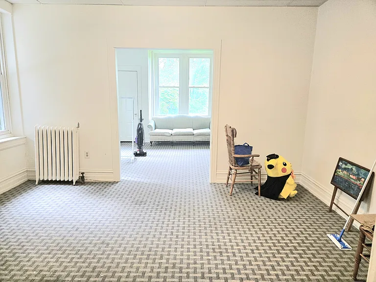 2027 Reading Rd #1W — Photo 2