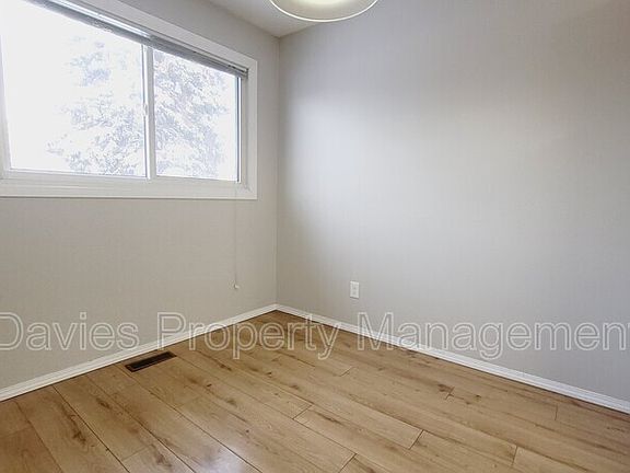 5th image of 12080 25th Ave NW