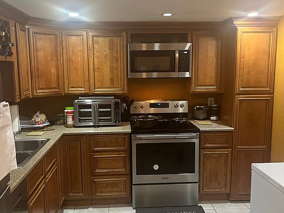 5th image of 3954 Inverrary Dr