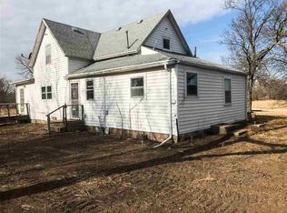 610 5th St, Naponee, NE 68960