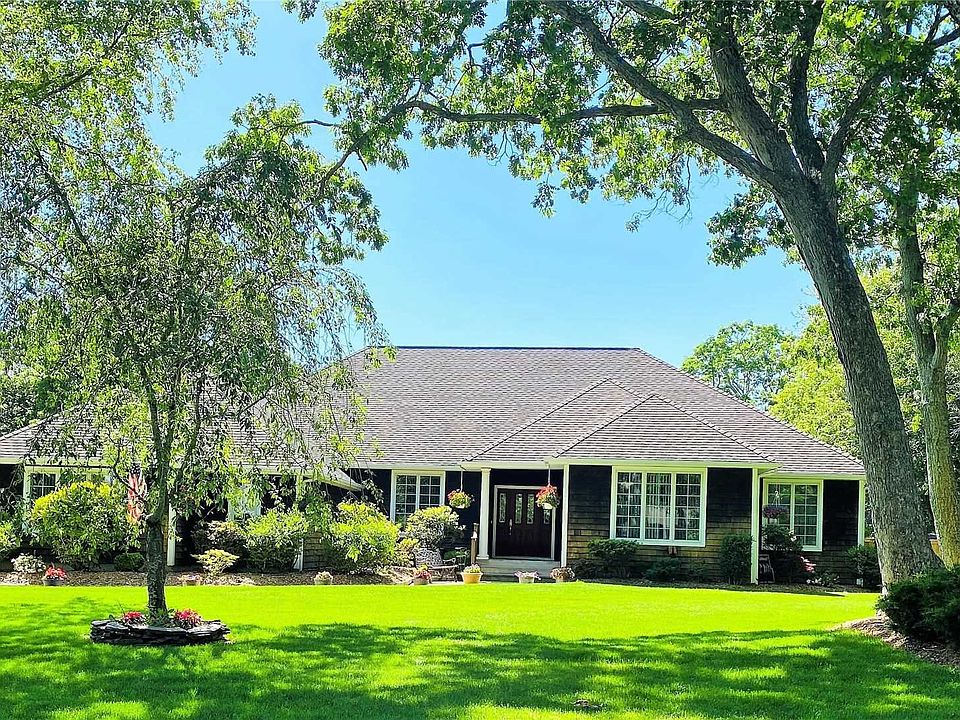 1st image of 17 Hampton Dr