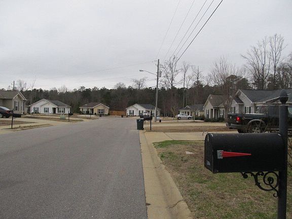 3rd image of 2806 Brittany Ln