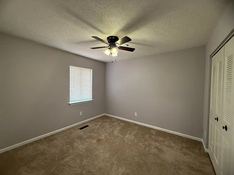 94 Countryplace Ln — Photo 16