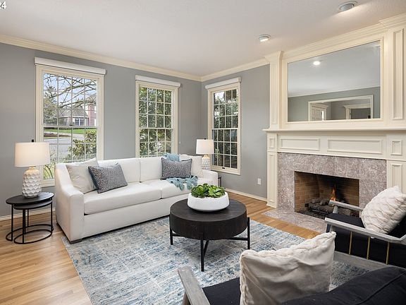 5th image of 2475 Bellevue Ter