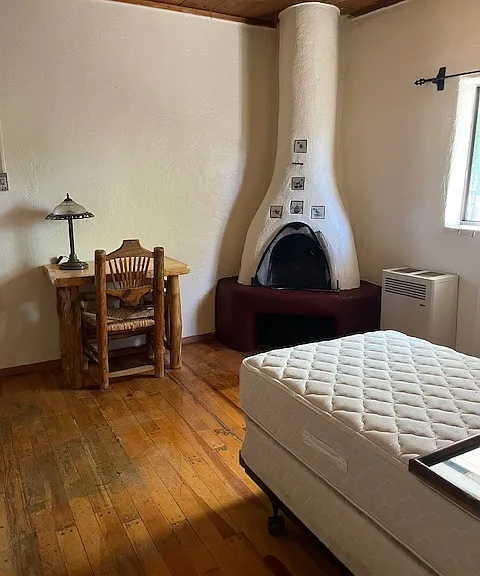 Bedroom #1 with functional Kiva