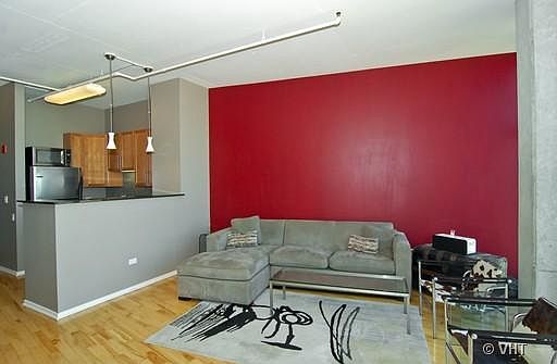 4th image of 1000 W Leland Ave #P-30