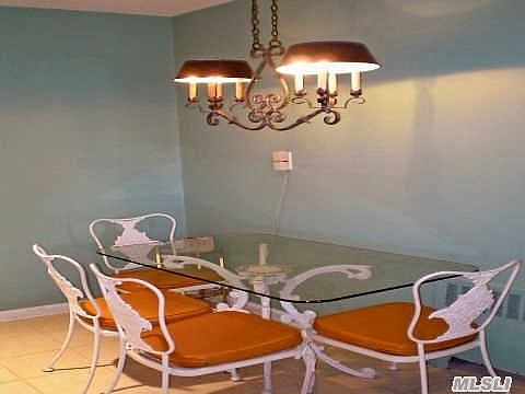 2nd image of 1454 Egmont Pl