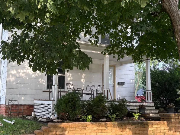 336 S 9th St, Monmouth, IL 61462