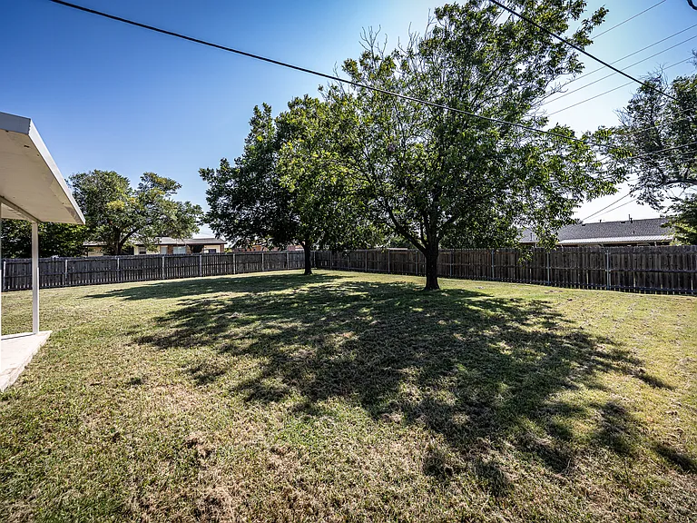 1502 NW 48th St — Photo 29