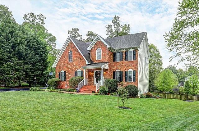 1st image of 6122 Shady Woods Ln