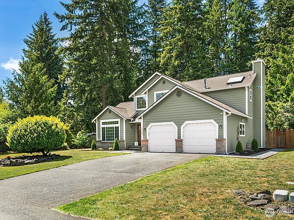3rd image of 11106 205th Avenue Ct E