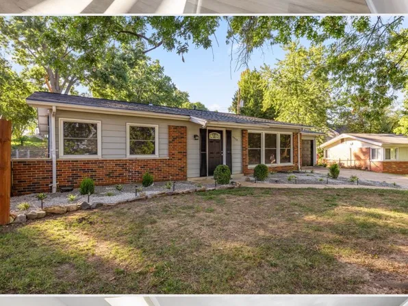 2924 Gradient Dr, Saint Louis, MO 63125