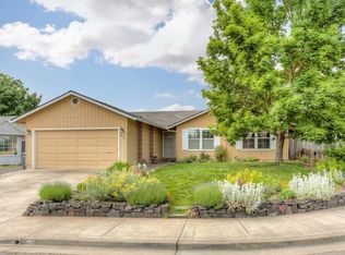 257 Sherwood Ct, Talent, OR 97540