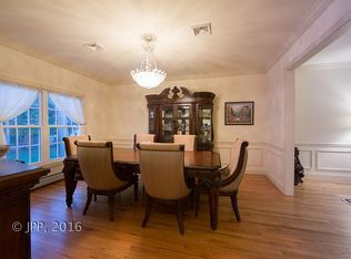 4 Leoson Pkwy, Old Tappan, NJ 07675