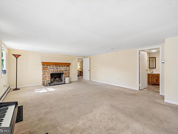 5th image of 1143 Pawlings Rd