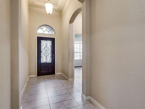 4th image of 932 Lake Cypress Ln