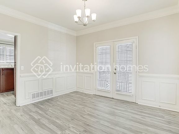 5th image of 522 Riverwood Dr